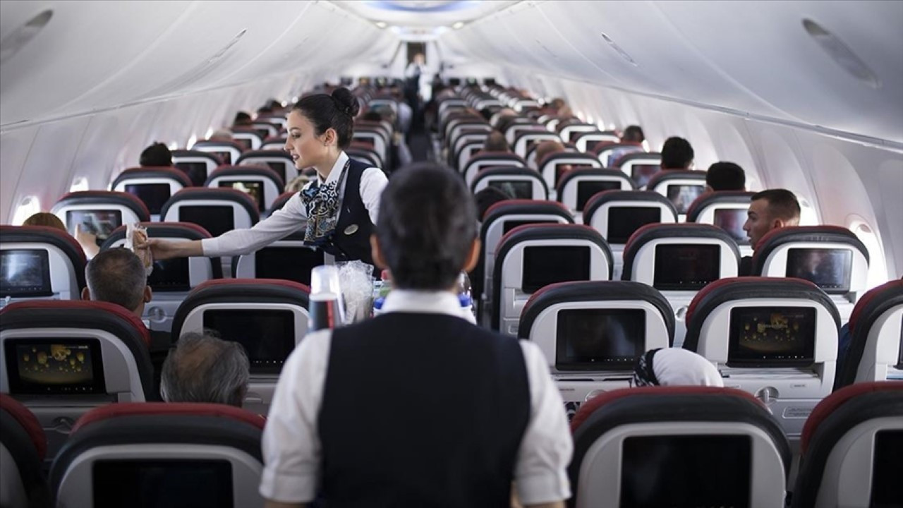 THY'de yeni dönem: İkram almayan yolcular adına 2 derneğe bağış yapılacak