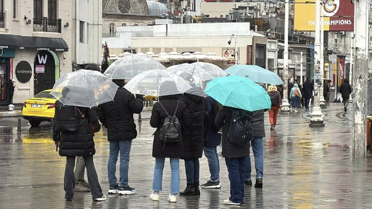 İstanbul'da soğuk hava ve yağmur etkili oluyor