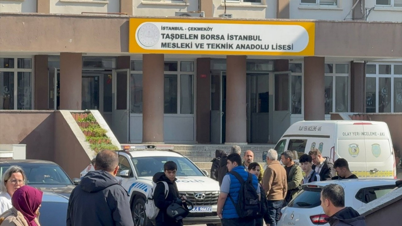 İstanbul'da okulda bıçaklı saldırı: Bir öğretmen hayatını kaybetti