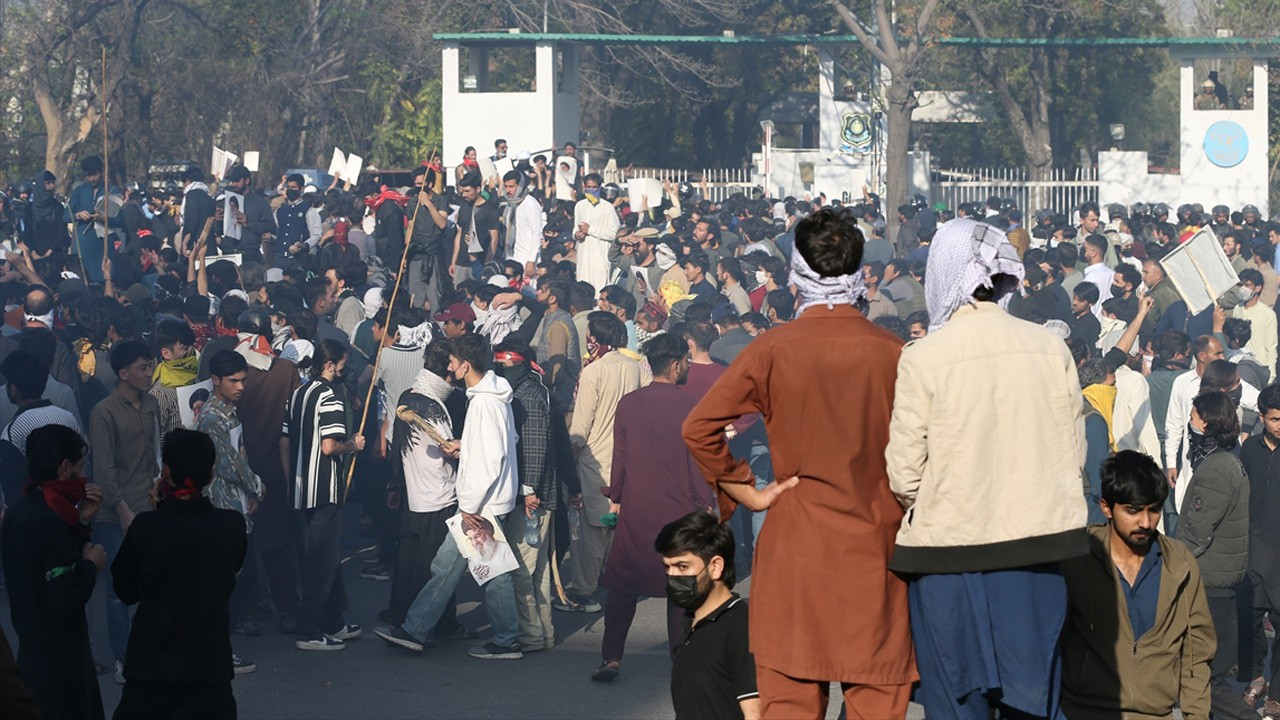 Pakistan'da sokağa çıkma yasağı ilan edildi