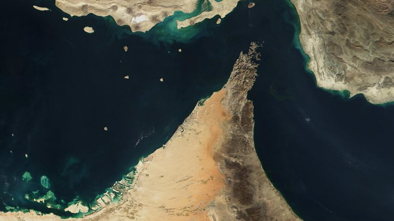 Hürmüz Boğazı'nın kapanmasıyla Körfez'e ve Körfez'den deniz trafiği durdu