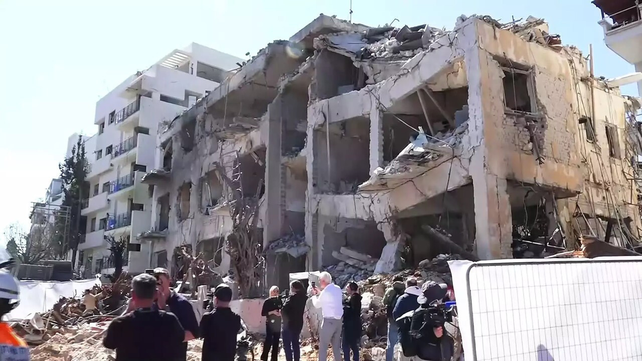 İsrail Tel Aviv'de canlı yayın yapan iki Türk gazeteci gözaltına alındı