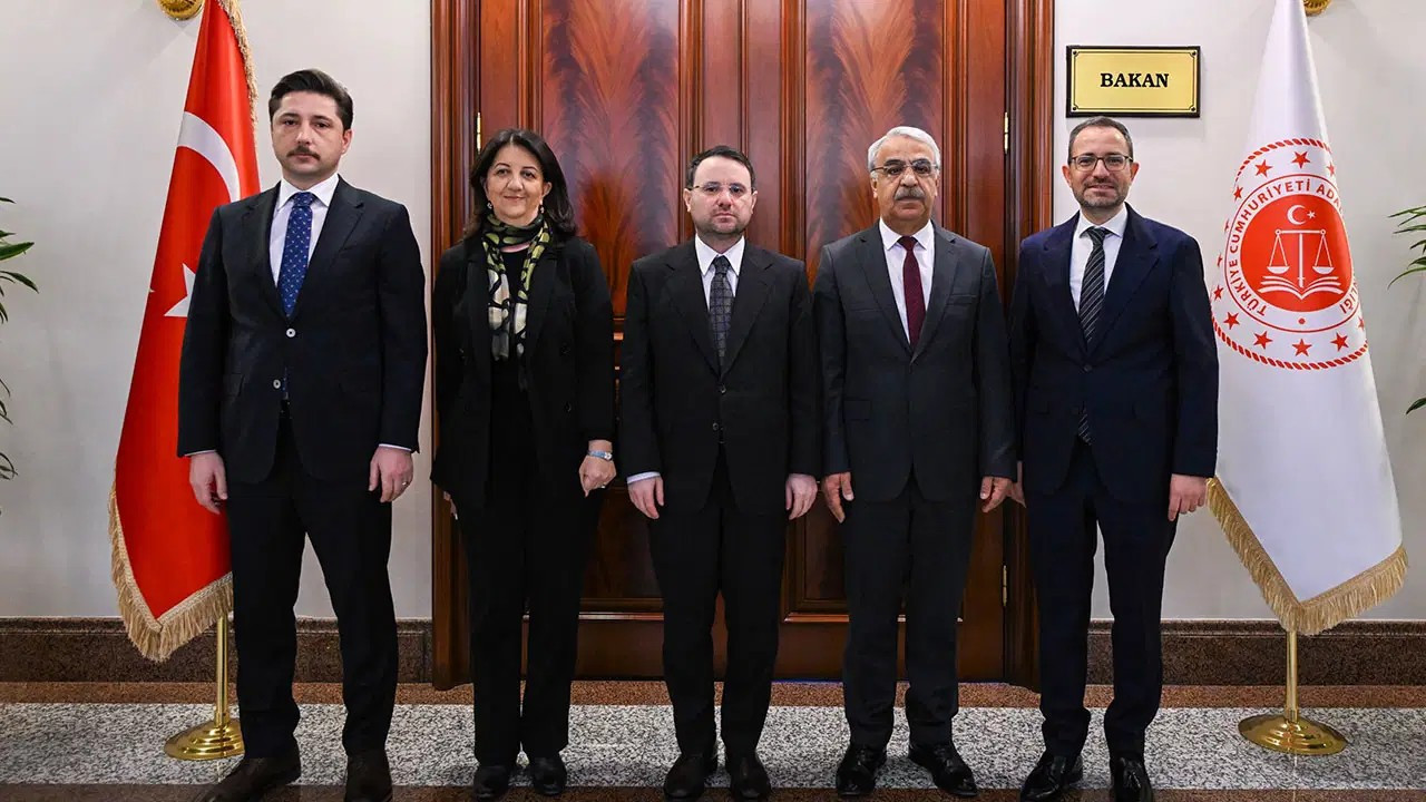 DEM Parti heyeti, Adalet Bakanı Gürlek ile görüştü