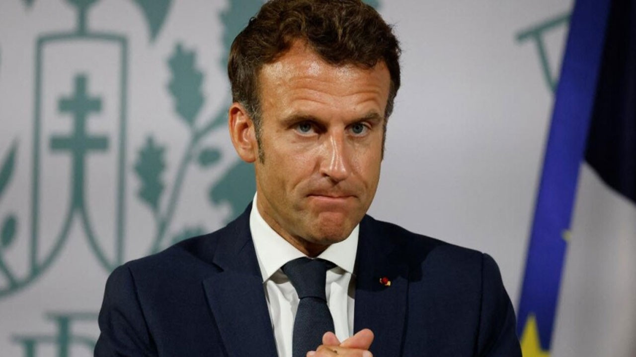 Macron, Charles de Gaulle uçak gemisini Akdeniz'e gönderiyor