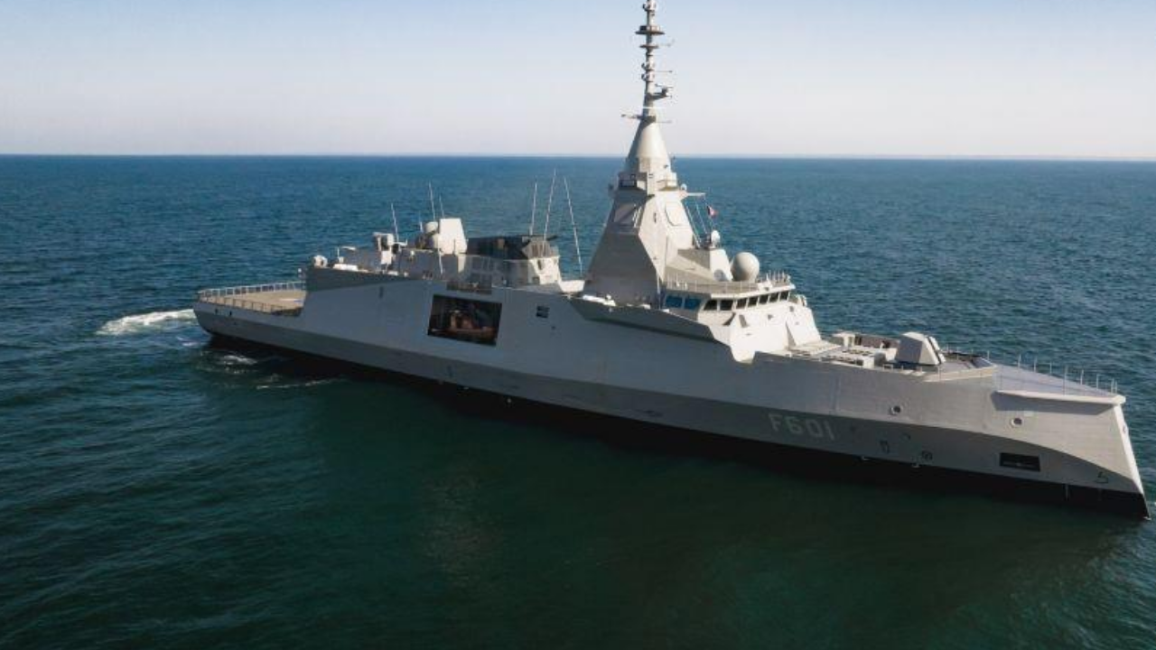 Avrupa ülkeleri Kıbrıs'a savaş gemilerini gönderiyor