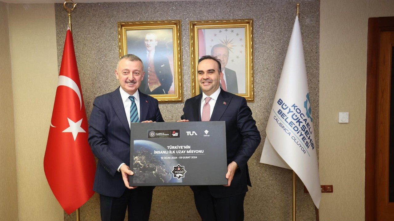 Bakan Kacır Kocaeli Büyükşehir Belediyesi’ni ziyaret etti