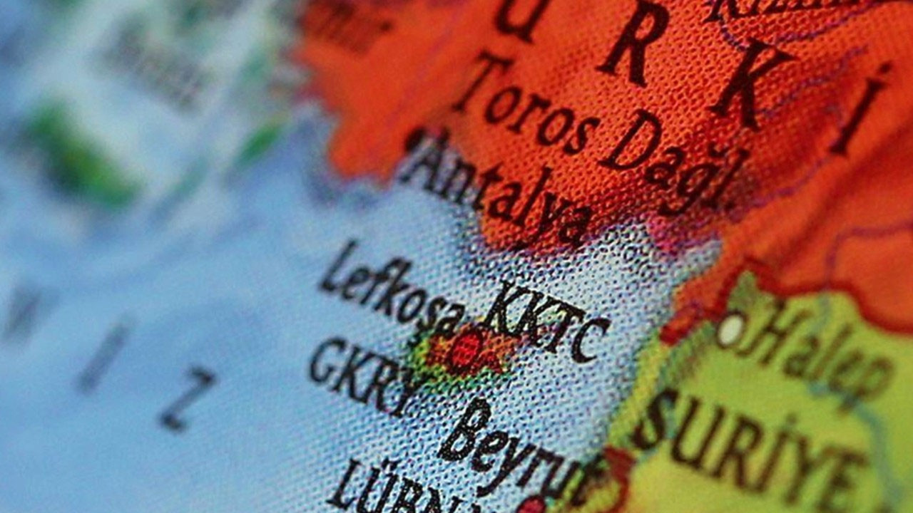 GKRY'deki İngiliz üssü ve çevresindeki yerleşim yerlerinde güvenlik alarmı verildi