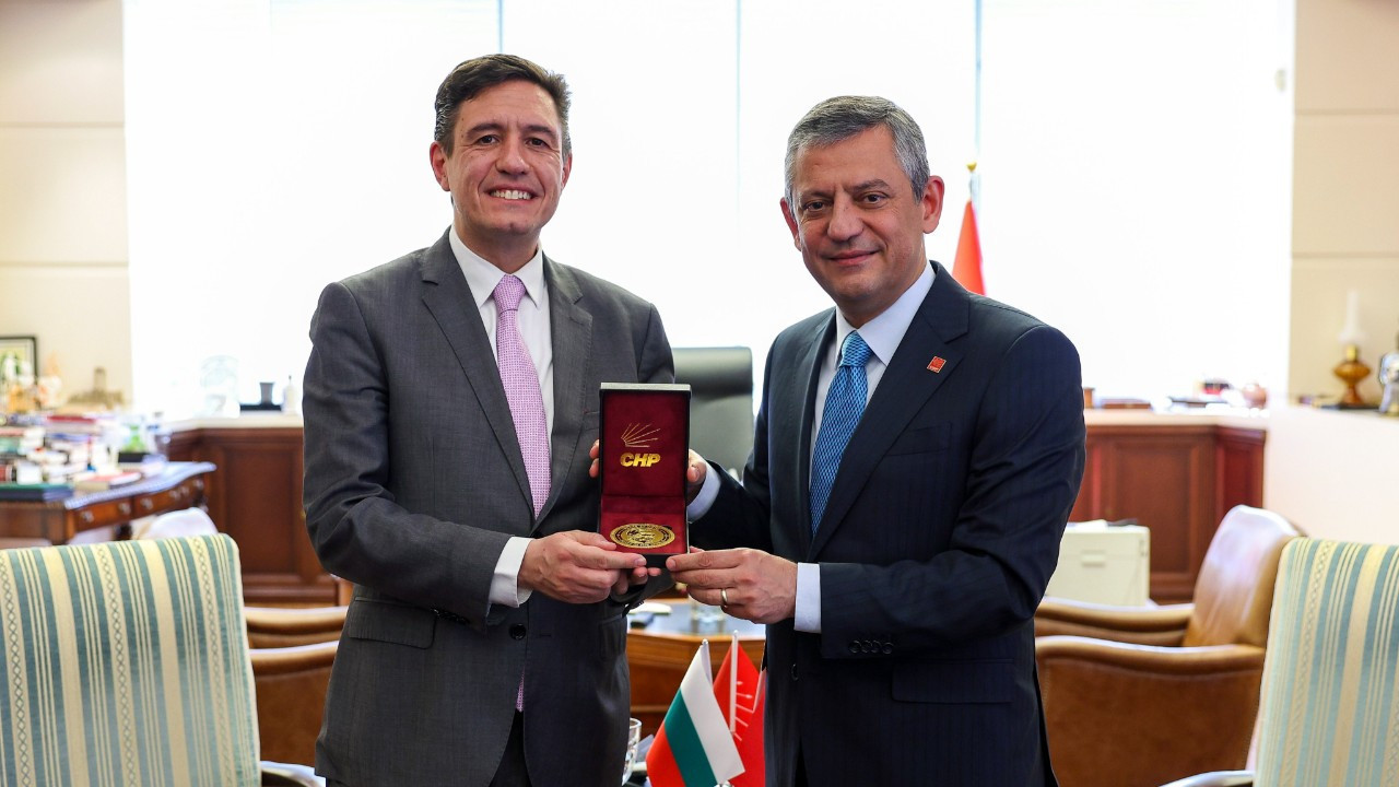 Özgür Özel, Bulgaristan Büyükelçisi Angel Cholakov ile görüştü