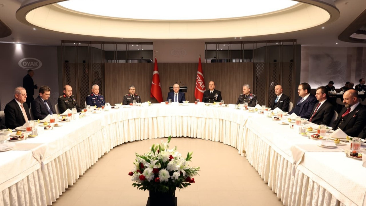 Bakan Güler, OYAK Yönetim Kurulu Başkanı Aksakallı ve beraberindekilerle iftarda buluştu