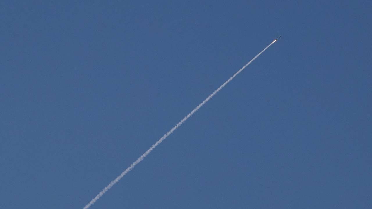 İran, İsrail'e 24’üncü saldırı dalgasını başlattı: İsrail'de acil durum mesajları gönderildi, 'sığınak' çağrısı yapıldı