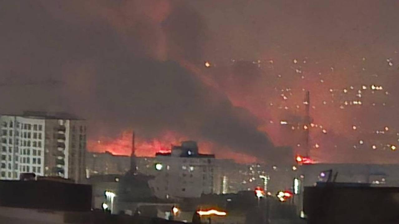 İran'daki Mehrabad Uluslararası Havalimanı'na saldırı: Alevler kilometrelerce öteden görüldü (Video)