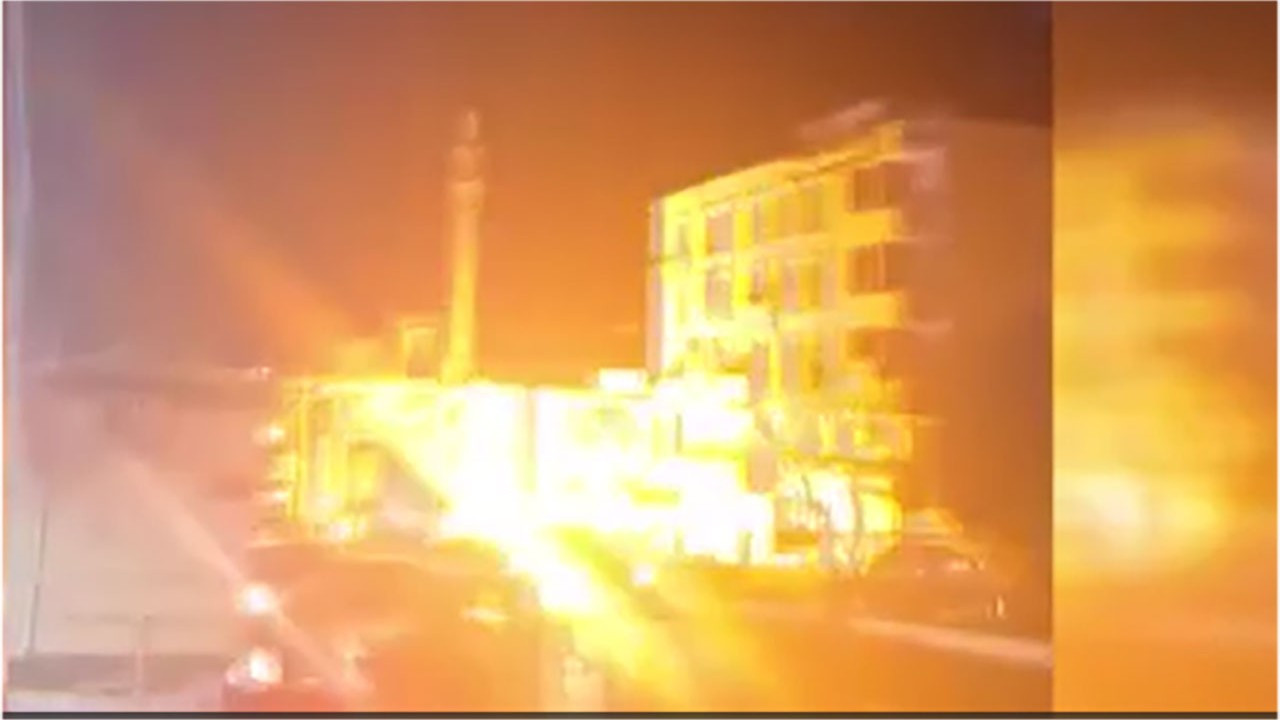 Tahran'da korkutan görüntü: Su kanallarına sızan petrol patlamalara neden oluyor