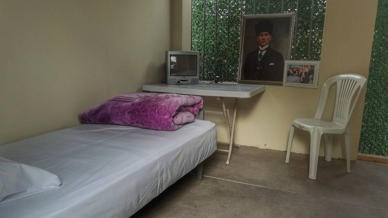 Ekrem İmamoğlu’nun tutuklu bulunduğu hücresinin bir örneği Silivri'de sergileniyor