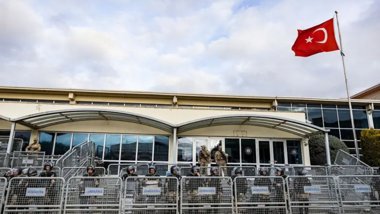 Ekrem İmamoğlu'nun da yargılandığı İBB davasında ikinci gün devam edecek