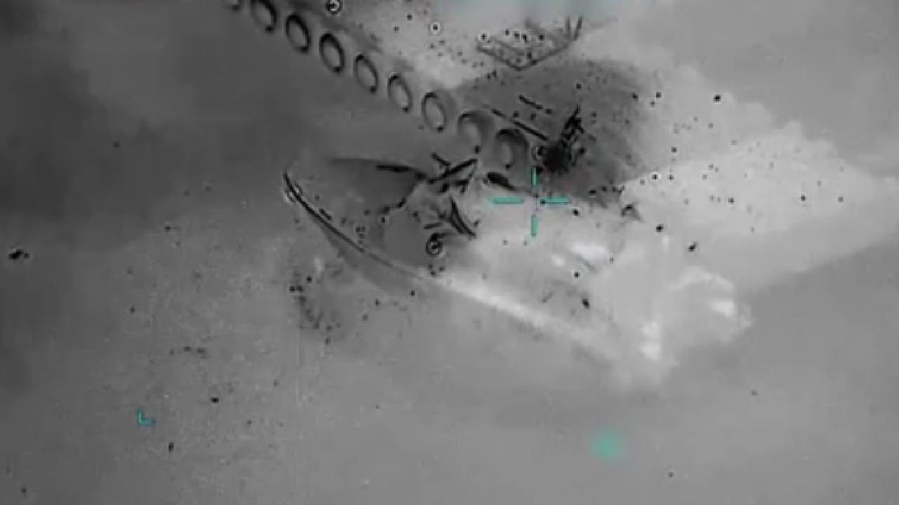 ABD, İran’ın mayın gemilerine saldırıların görüntülerini yayınladı (Video)