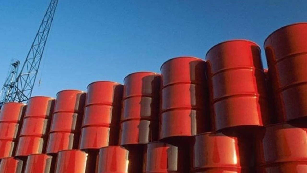 ABD'nin ticari ham petrol stokları 3 milyon 800 bin varil arttı