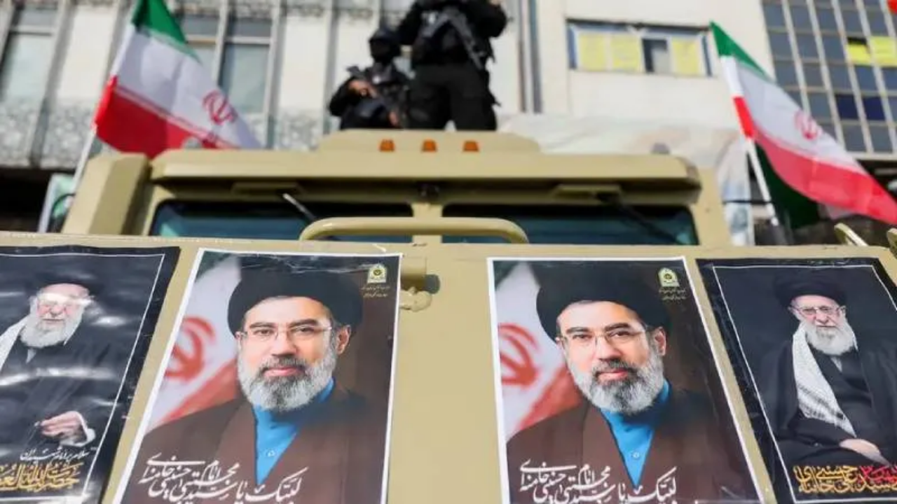 Reuters: İstihbarat raporları, İran'da yönetimin yakın zamanda çökme riskinin olmadığını gösteriyor