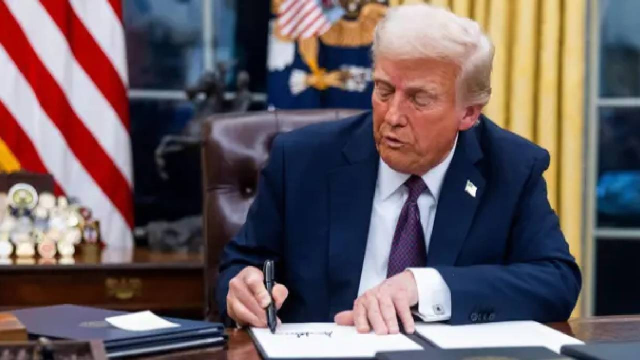 Trump'tan konut hamlesi: Konut sahipliğini kolaylaştırmaya yönelik iki kararname imzaladı