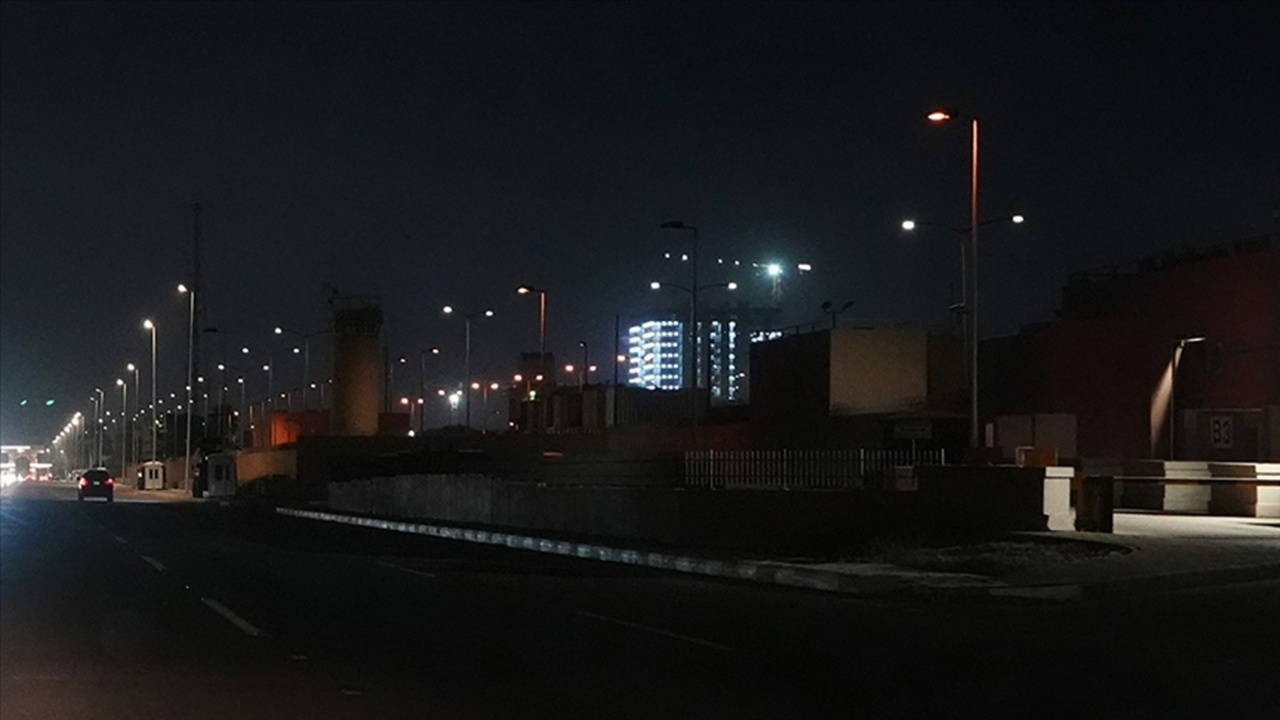 Irak'ın başkenti Bağdat'ta art arda patlama sesleri