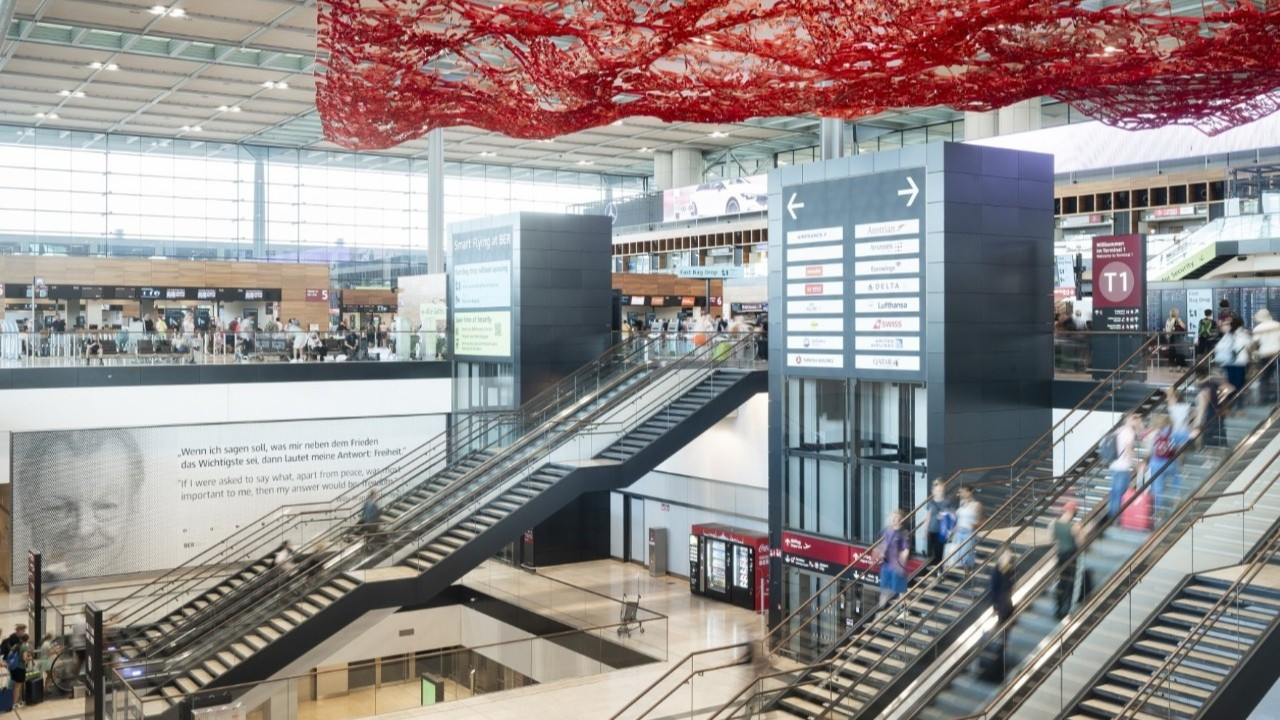 Almanya'da uçuşlar aksayacak: 2 bin personel iş bırakıyor