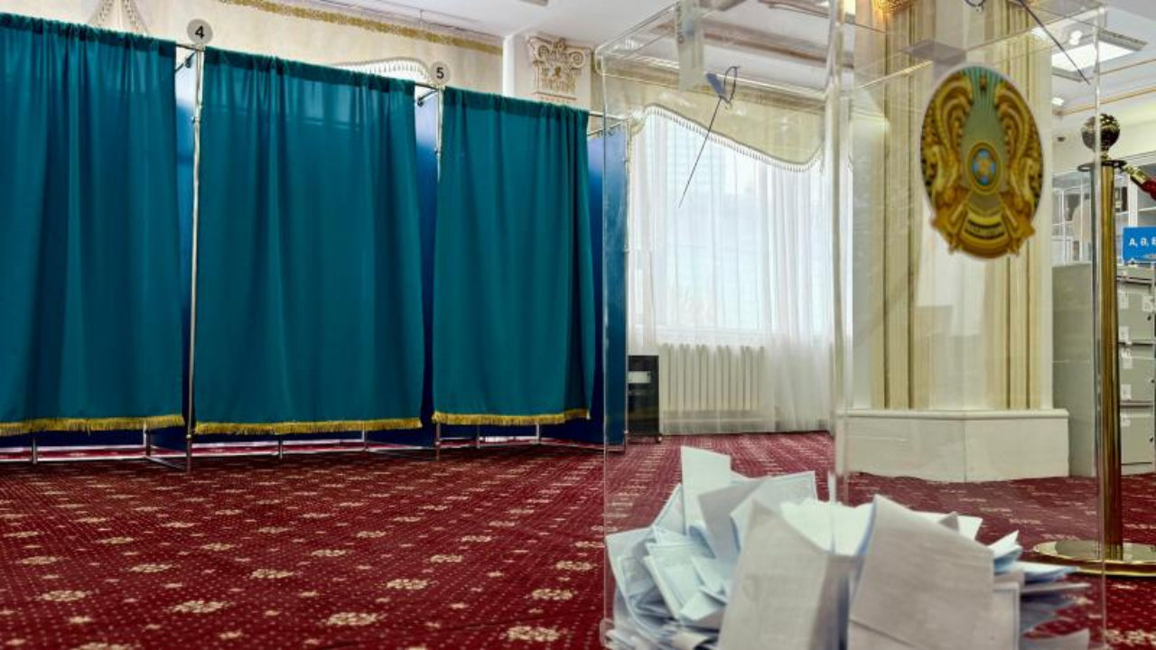 Kazakistan’da halk yeni anayasaya "evet" dedi