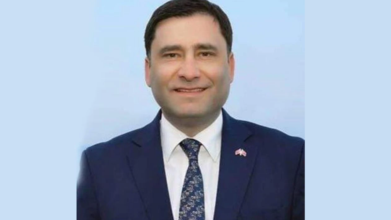 MHP Kuşadası İlçe Başkanı Murat İnan, görevinden istifa etti