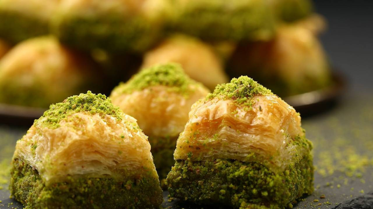 TMSF ünlü baklavacıyı satışa çıkardı