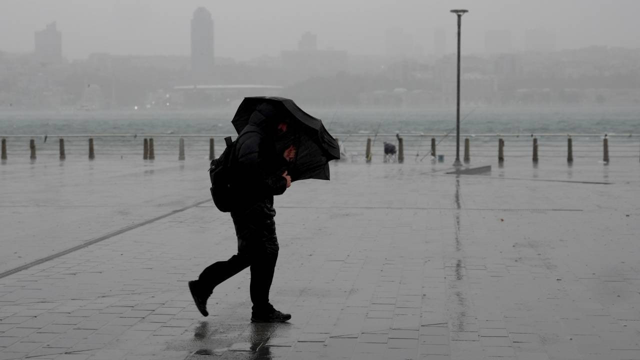 Meteoroloji'den Marmara Bölgesi için saatli kuvvetli sağanak uyarısı