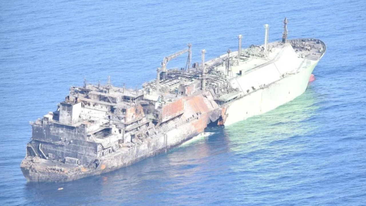 Yakıt yüklü Rus tankeri Akdeniz’de sürükleniyor: Her an patlayabilir