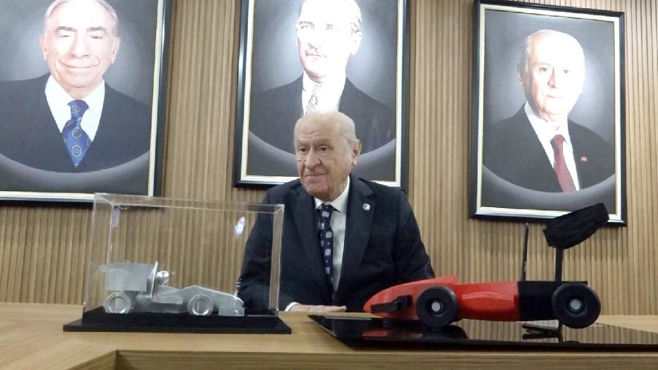 Bahçeli, Ülkü Ocakları'nın yarış arabalarına 'Göktay' ismini verdi