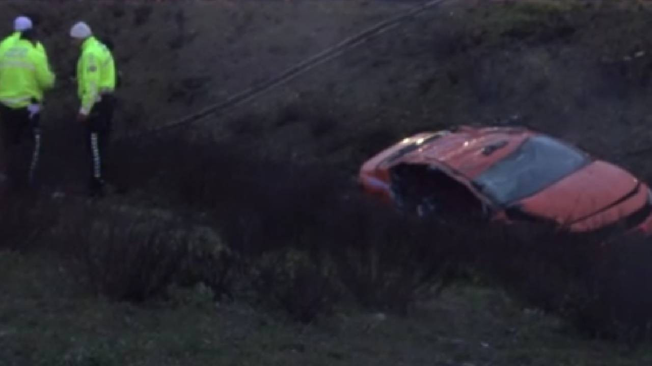 Bayram sabahı acı haber! Pendik’te taksi su kanalına uçtu: 3 ölü, 1 yaralı (Video)
