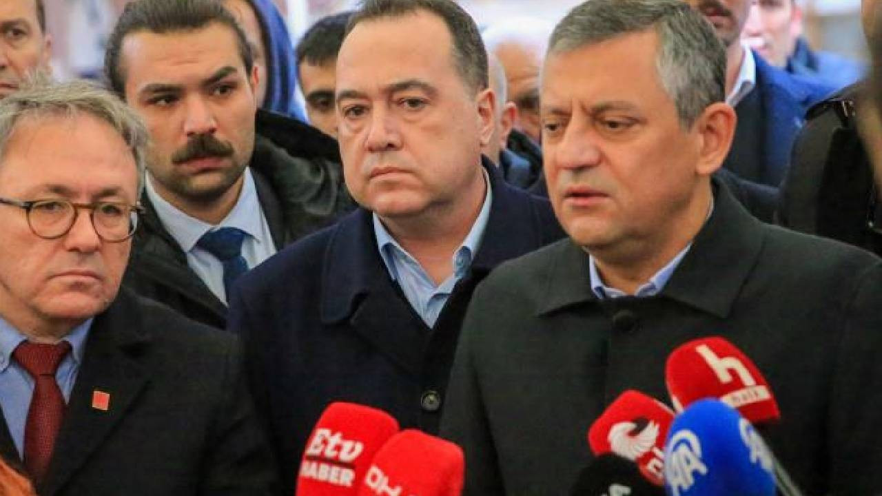 CHP Genel Başkanı Özel, Manisa'da bayram namazı sonrası konuştu: 'İran'ın geleceğine İranlılar karar verecek'