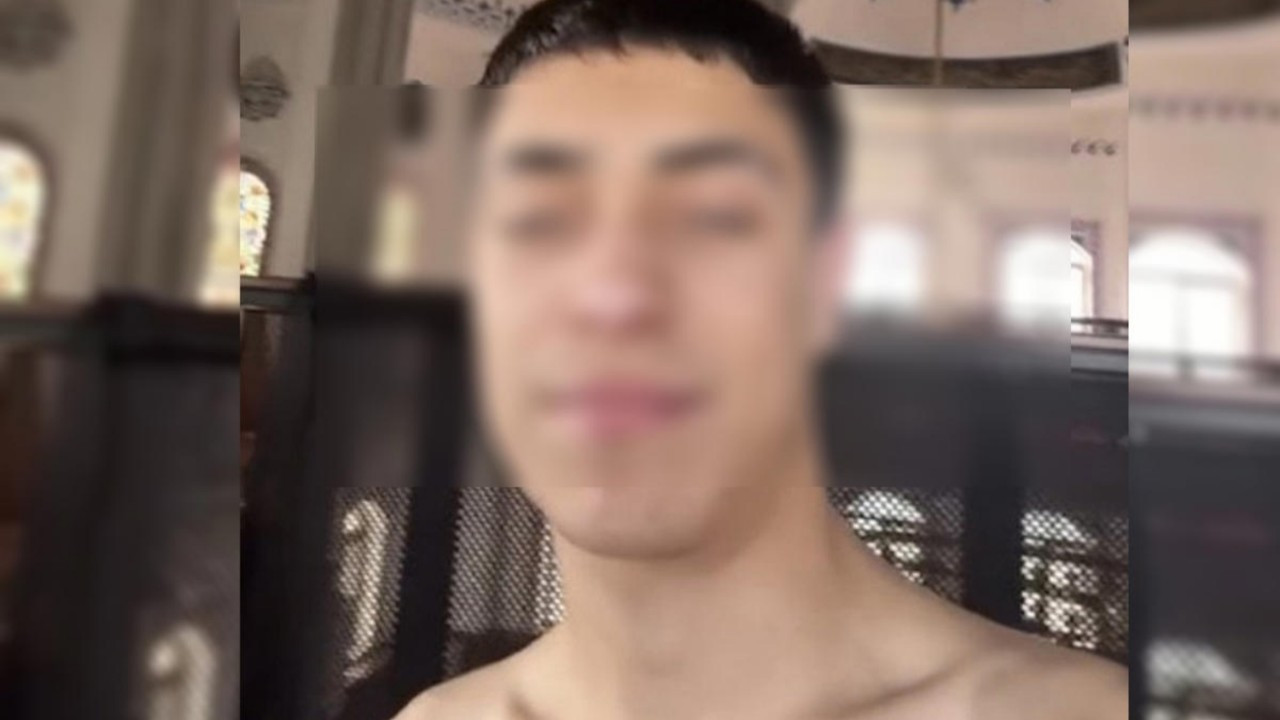 Bursa'da camide yarı çıplak video çekip şarkı söyledi: Tutuklandı