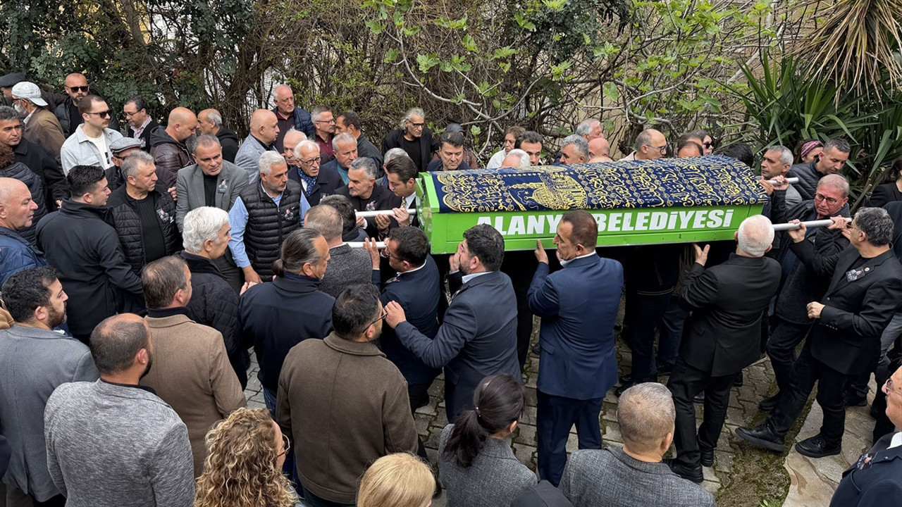 Alanya'da hayatını kaybeden gazeteci Fazıl Tunç toprağa verildi