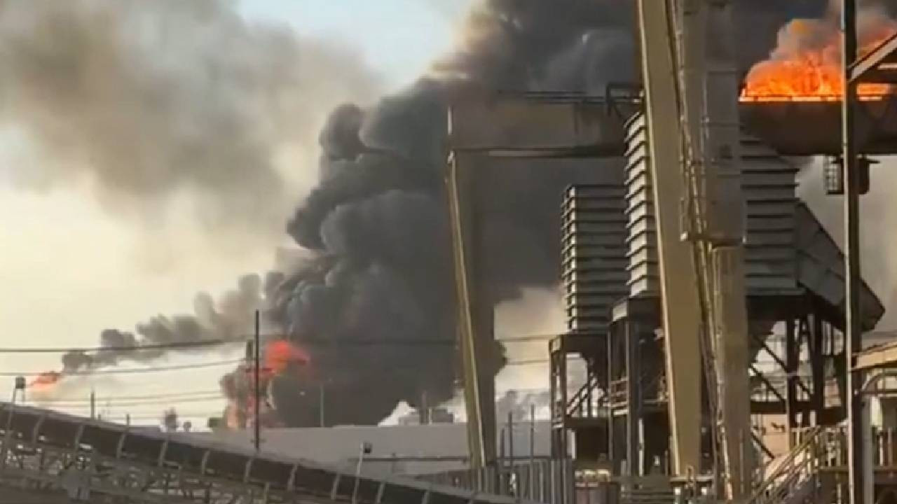 ABD'de petrol rafinerisinde patlama: 'Evden çıkmayın' uyarısı yapıldı (Video)