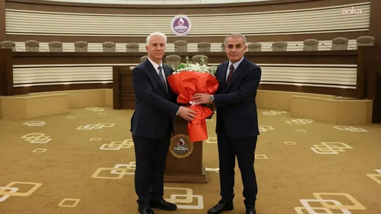 Yeni AYM Başkanvekili İrfan Fidan görevine başladı