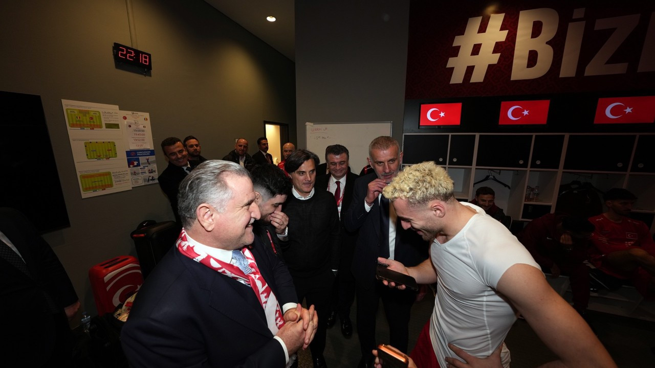Erdoğan, A Milli Futbol Takımı'nı telefonla arayarak tebrik etti