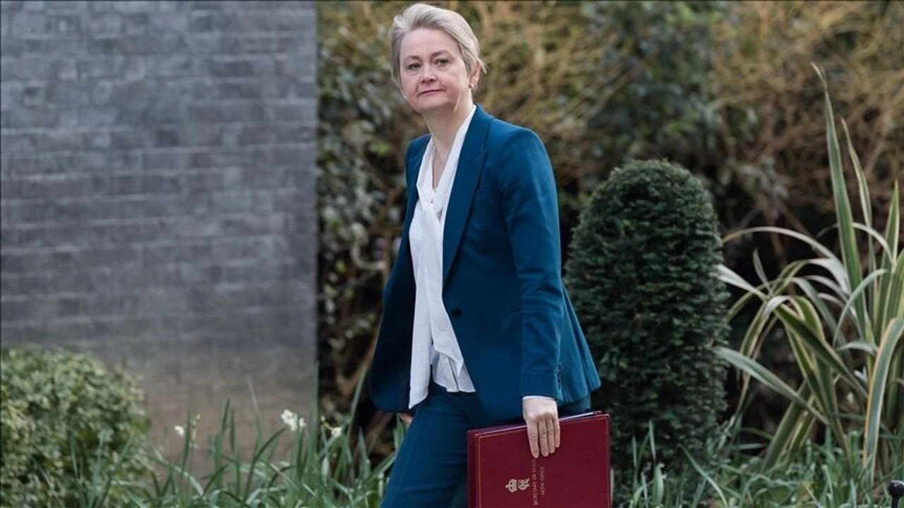 İngiltere Dışişleri Bakanı: İran küresel ekonomiyi rehin alıyor