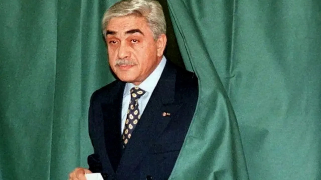 Eski Cezayir Cumhurbaşkanı El-Emin Zerval hayatını kaybetti