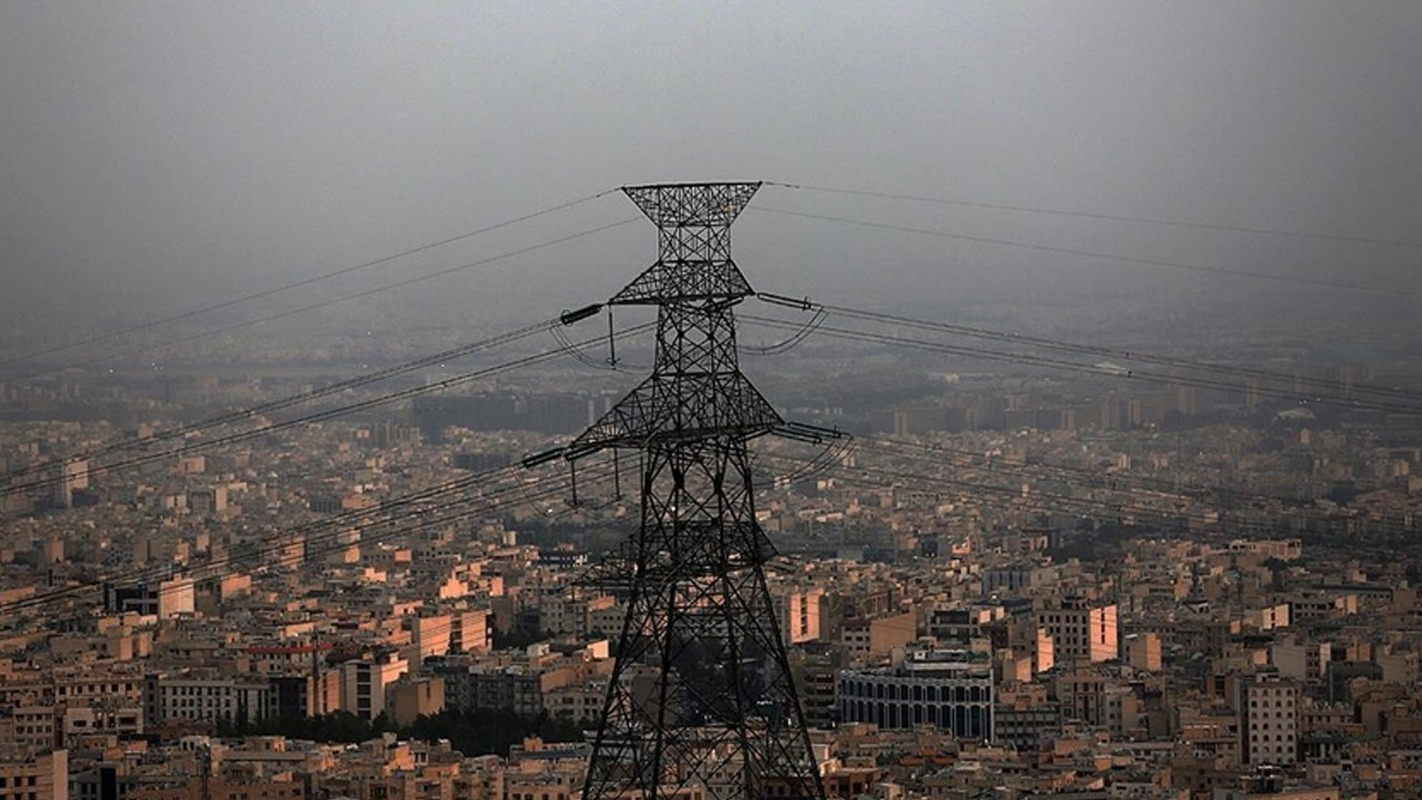 İran’da enerji altyapısı hedef alındı: Geniş çaplı elektrik kesintileri yaşanıyor