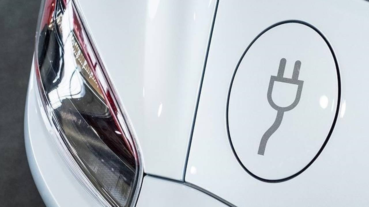 Akaryakıt fiyatları arttı, Avrupa'da elektrikli araç satışları rekor kırdı