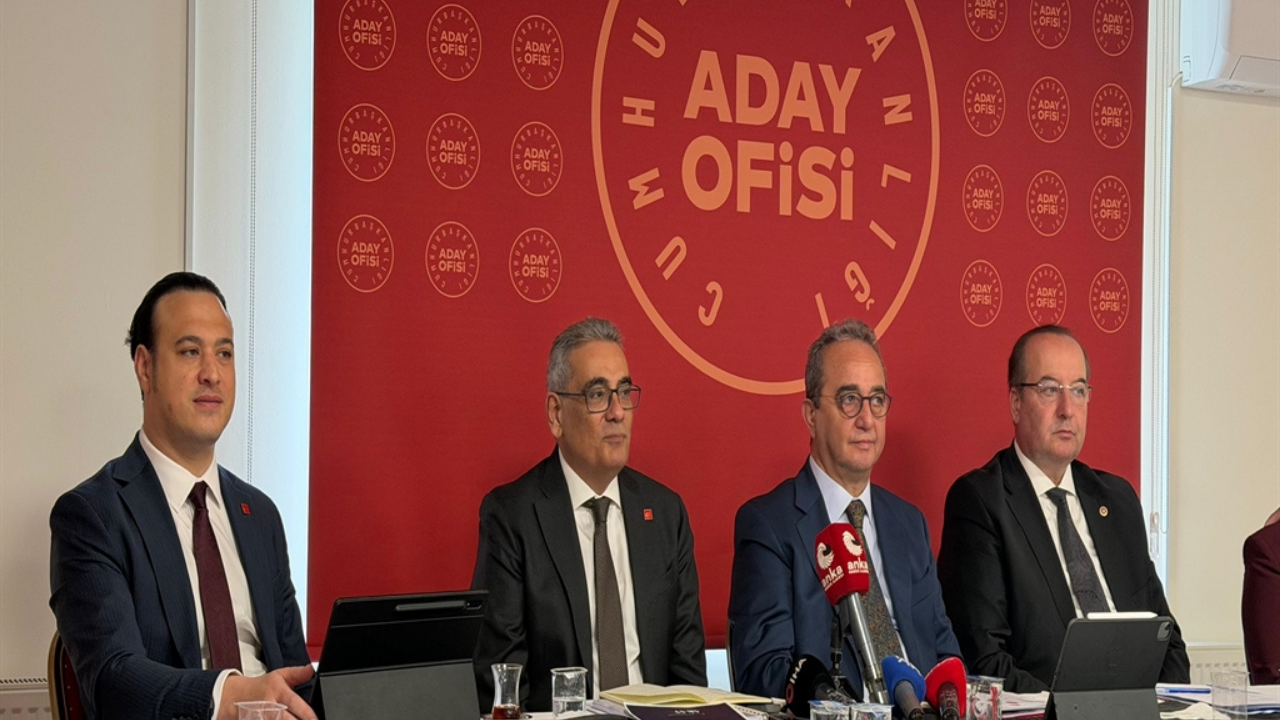 CHP'li Tezcan: Mustafa Bozbey AK Parti'ye geçseydi operasyon olmazdı