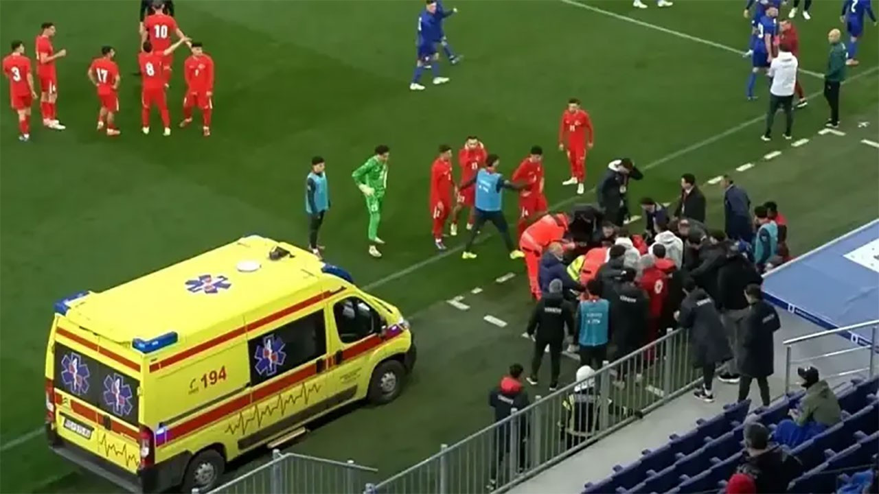 Maç sırasında rahatsızlanan Egemen Korkmaz, hastaneye kaldırıldı