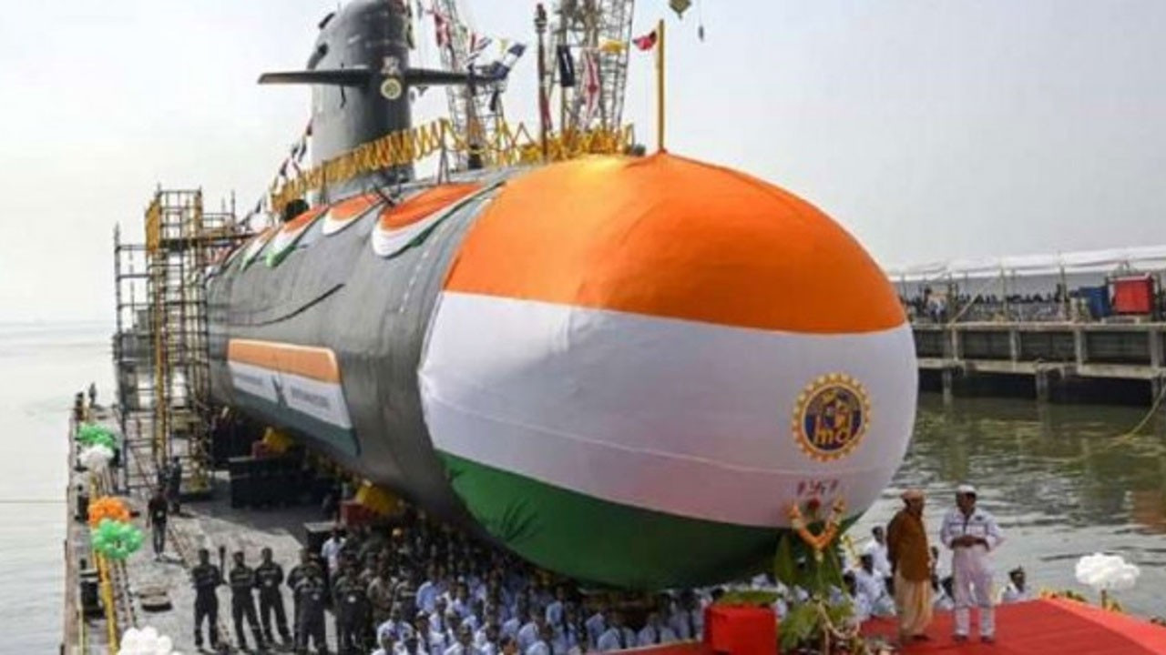 Hindistan üçüncü nükleer denizaltısını hizmete aldı
