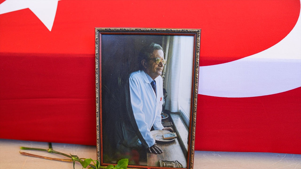 Prof. Dr. Hasan Hüsrev Hatemi, İstanbul'da son yolculuğuna uğurlandı