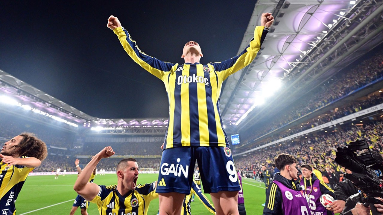 Fenerbahçe son dakika golü ile zirveye bir adım daha yaklaştı