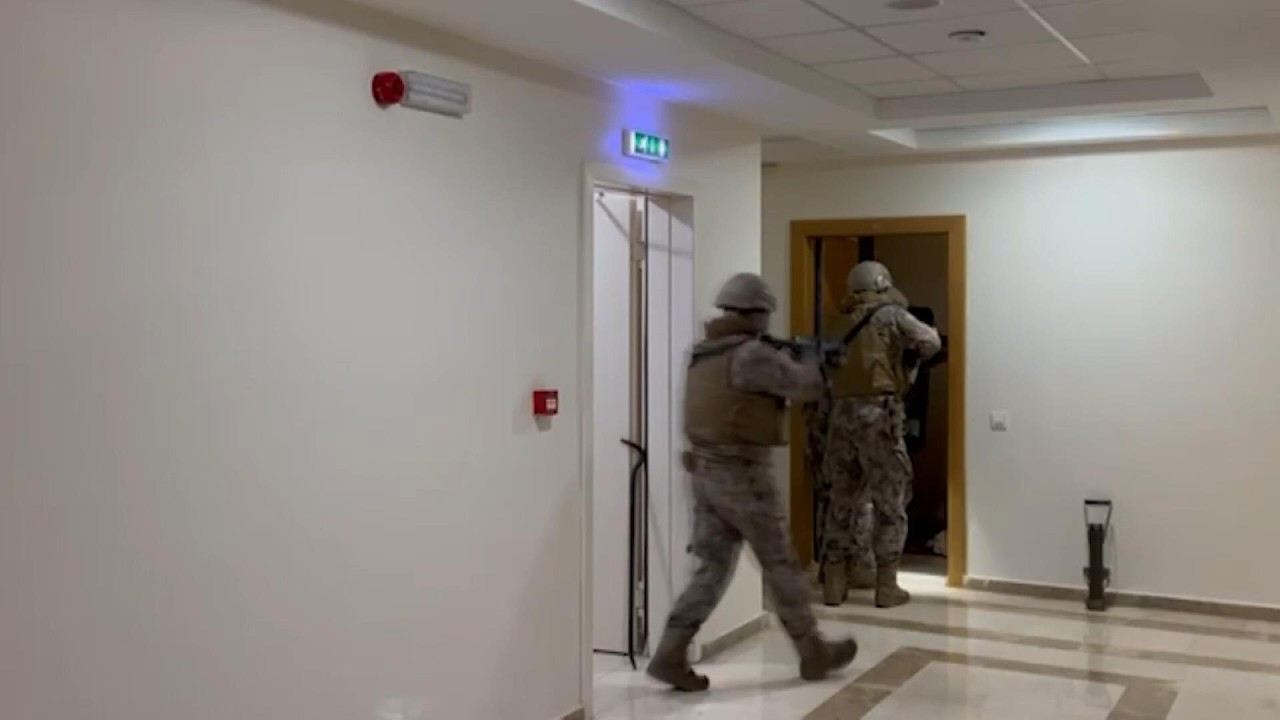 İstanbul'da terör örgütü DEAŞ operasyonunda 17 şüpheli gözaltına alındı