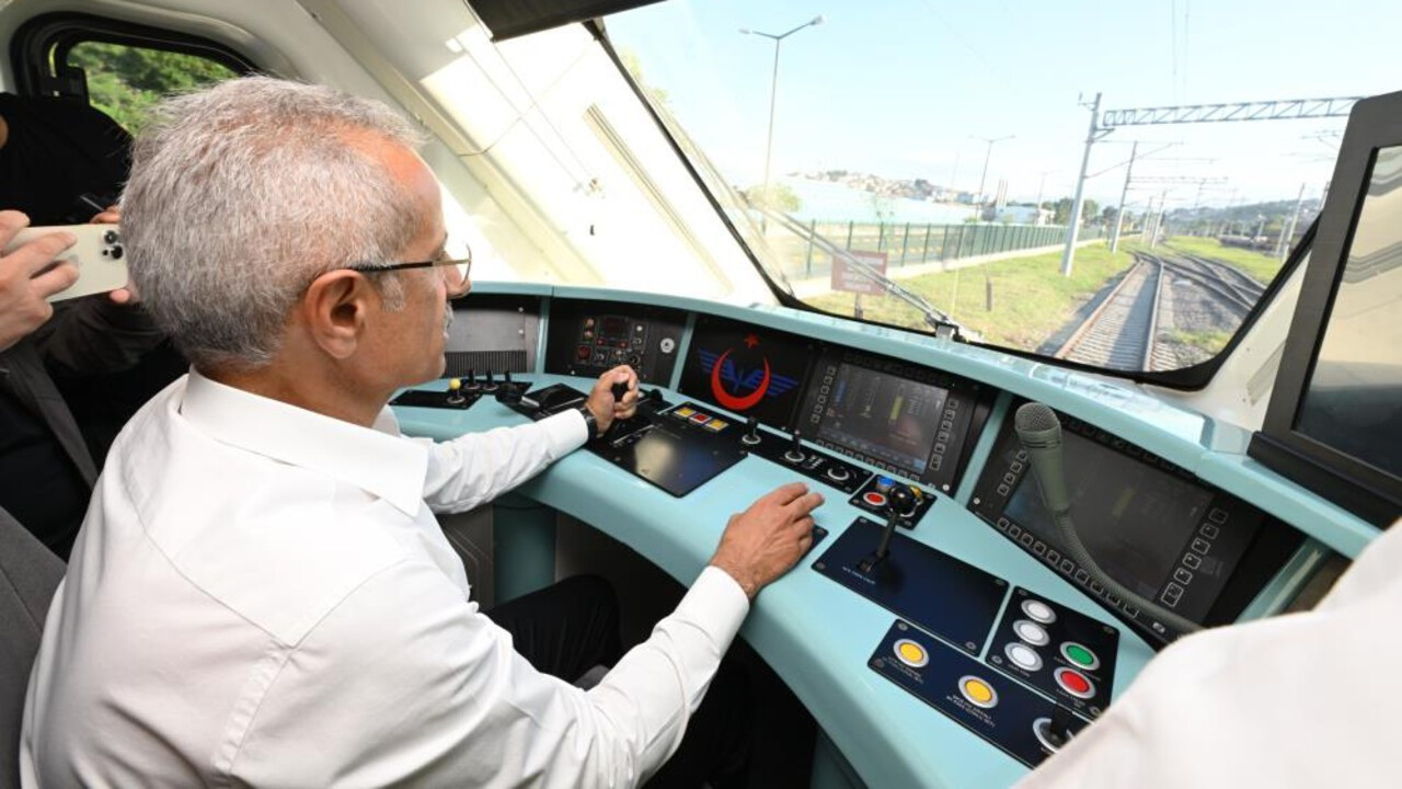 Bakan Uraloğlu: 8 yılda Başkentray ile 140.3 milyon yolcu taşıdık