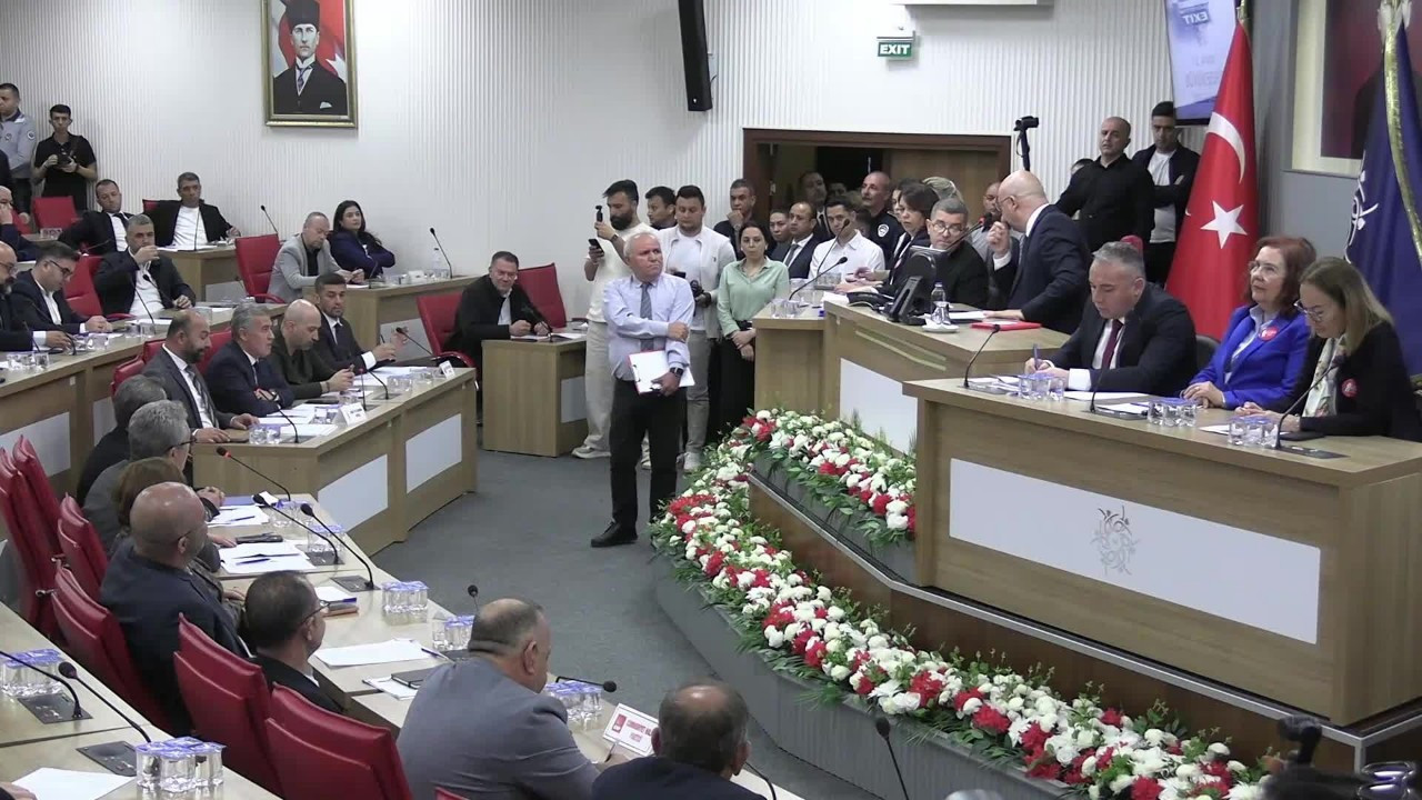 AK Partili Çerçioğlu'nun başkan vekilleri CHP'den seçildi