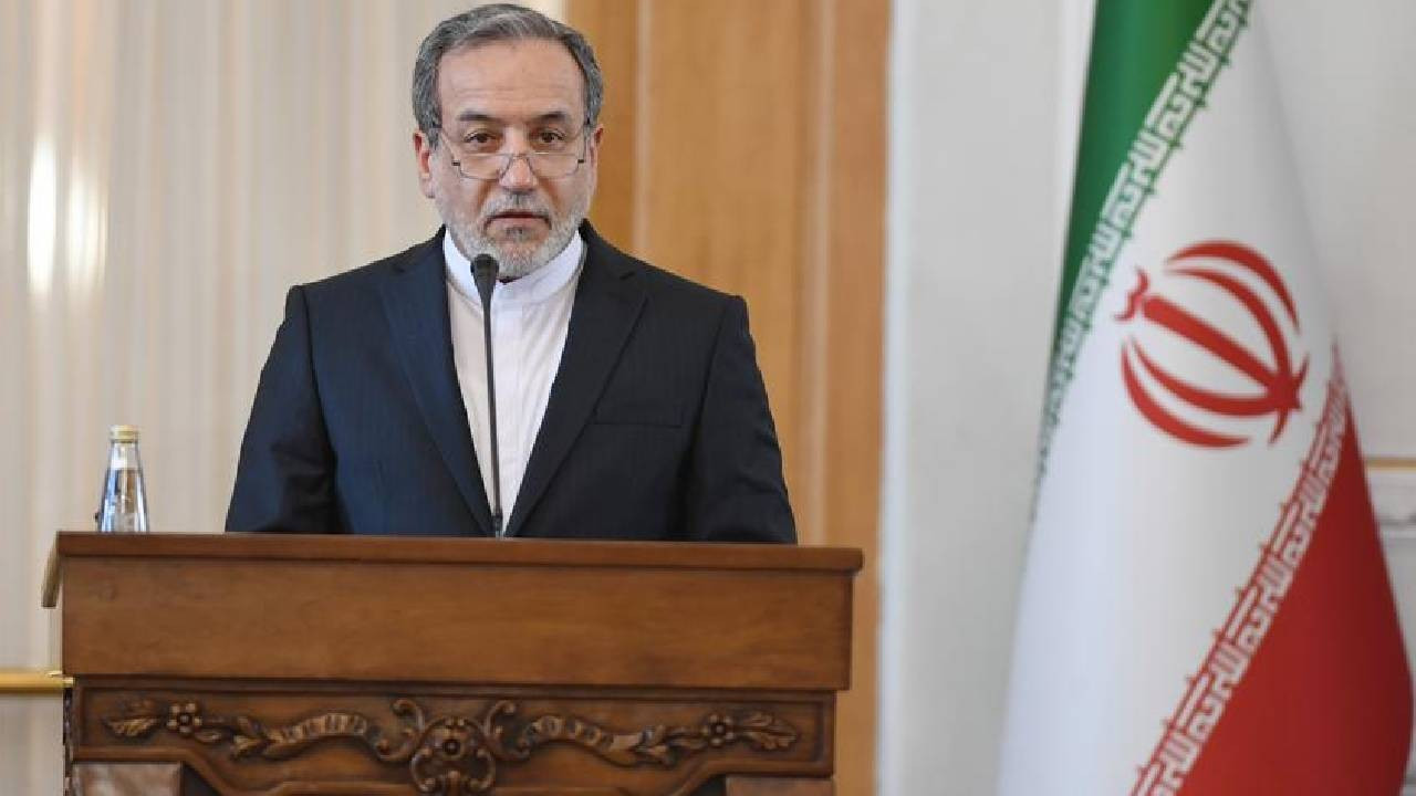 Arakçi: İslamabad mutabakatına birkaç adım kala abluka tehdidiyle karşı karşıya kaldık